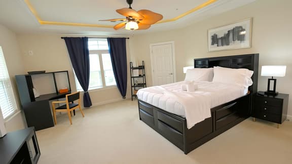 Parklands - Primary Suite - Image 1